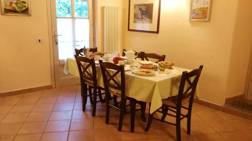 Couette-café Country House La Scortica Beverino Italie