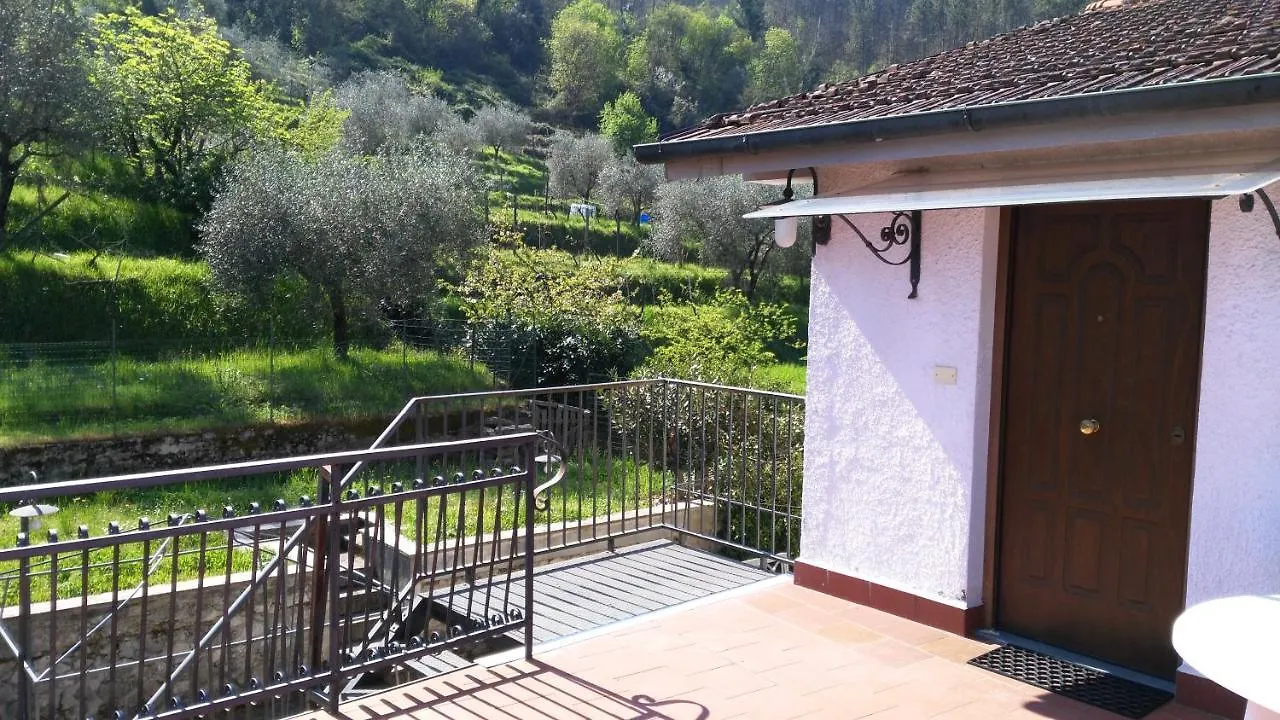 Couette-café Country House La Scortica Beverino Italie